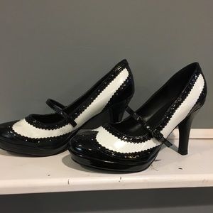 Elle 414 Flapper/maid shoes